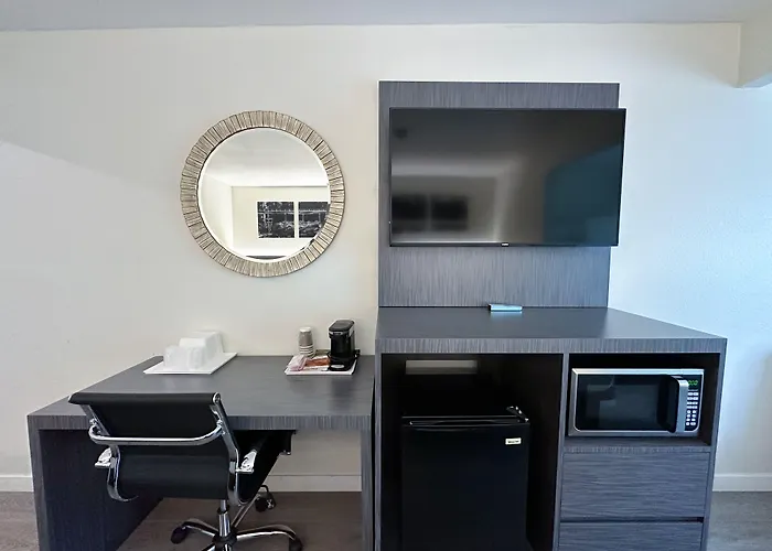 Ramada By Wyndham Anaheim Convention Center