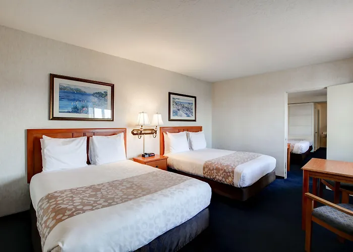 Newport Channel Inn